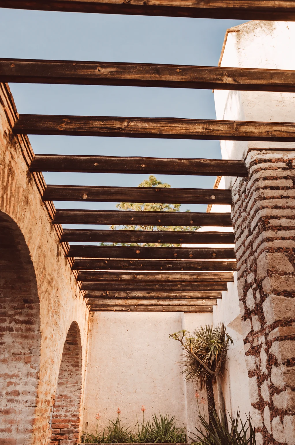 Patio de la hacienda, fotografía retocada sin personas.